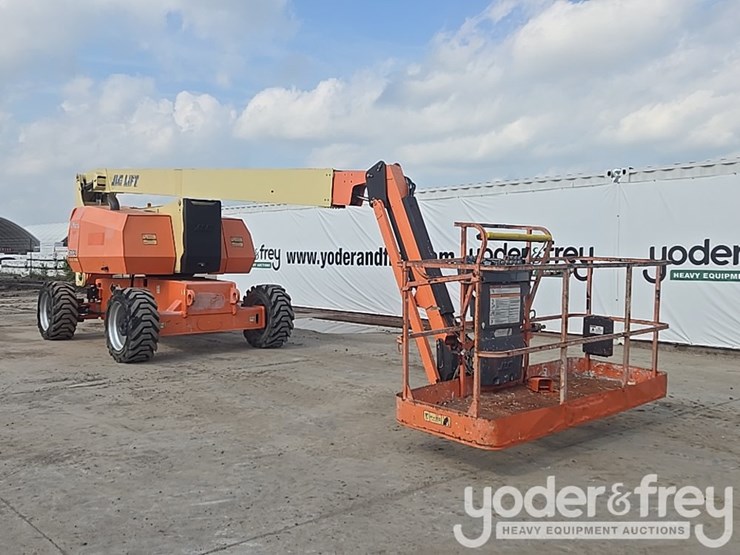 2016-jlg-800aj-image-7