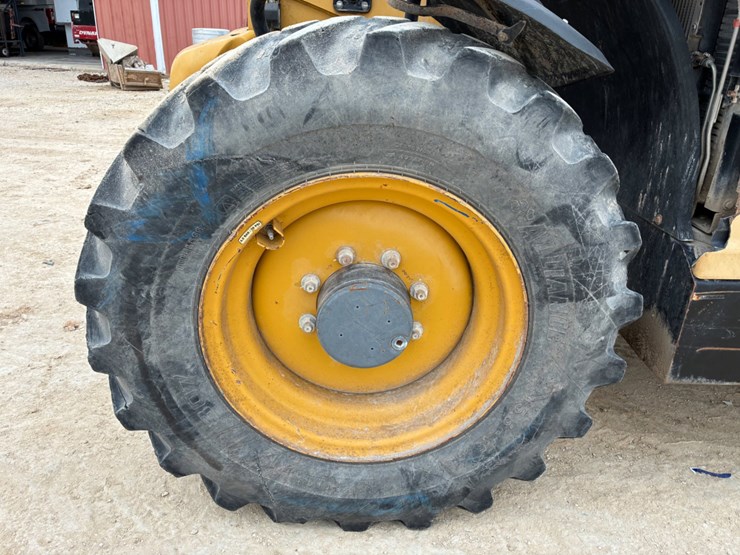 caterpillar-th406c-image-10