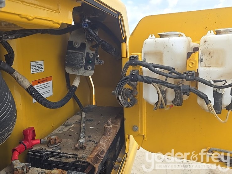 2019-komatsu-d65px-18-image-42