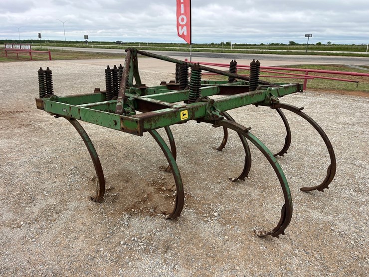 john-deere-100-image-7