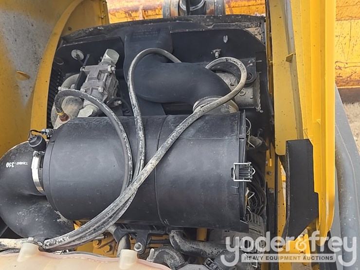2010-deere-310sj-image-43