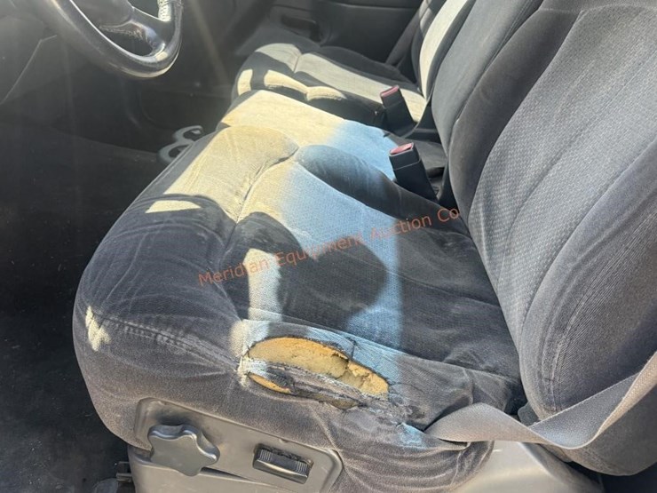 2001-chevrolet-silverado-2500-image-32