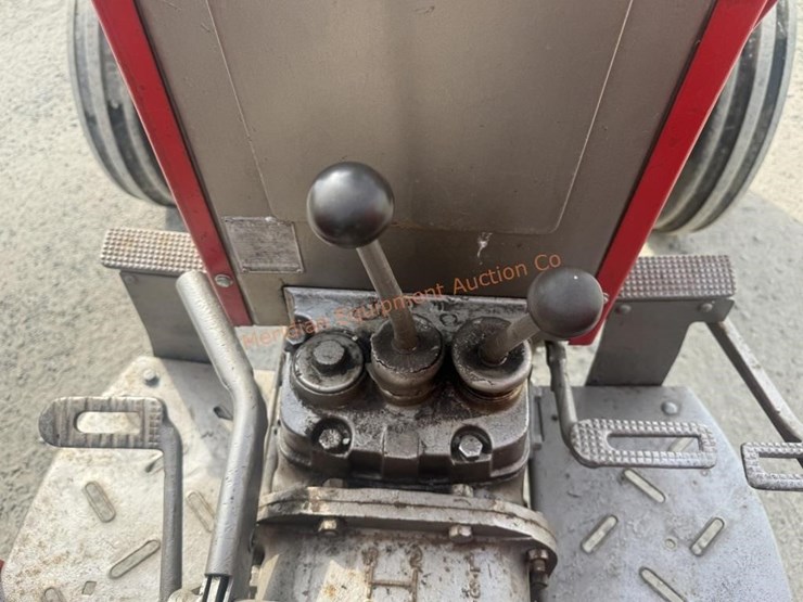 massey-ferguson-175-image-26