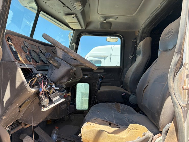 2007-peterbilt-378-image-10