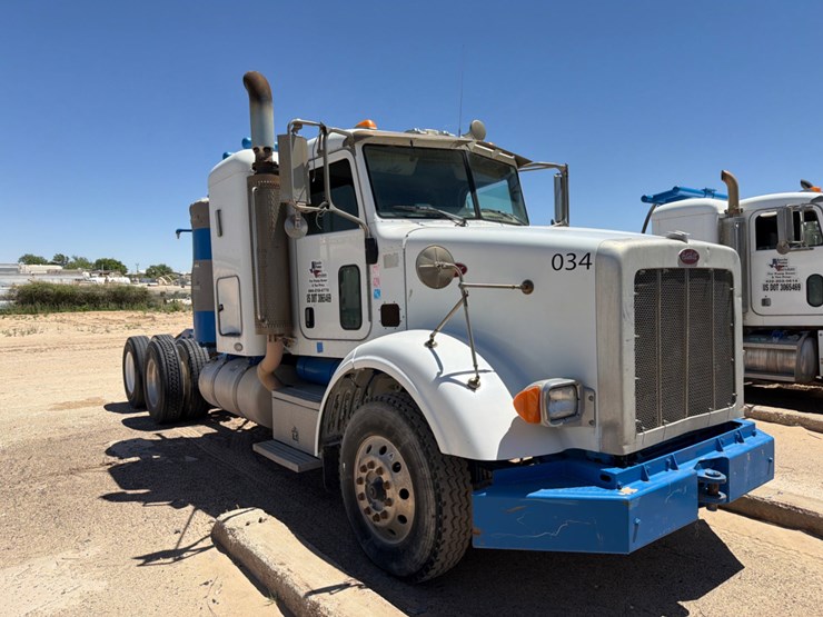 2009-peterbilt-365-image-3