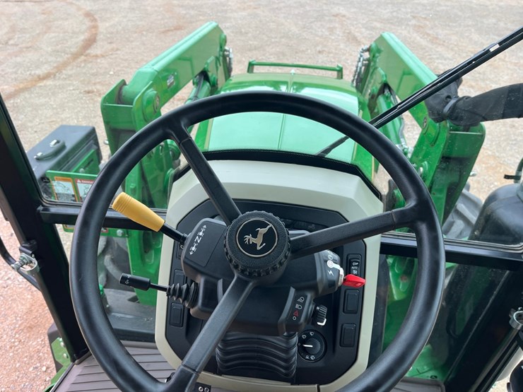 2019-john-deere-5100m-image-21