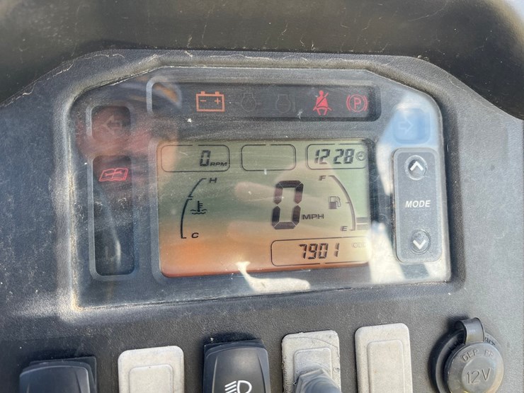 2016-john-deere-gator-image-16