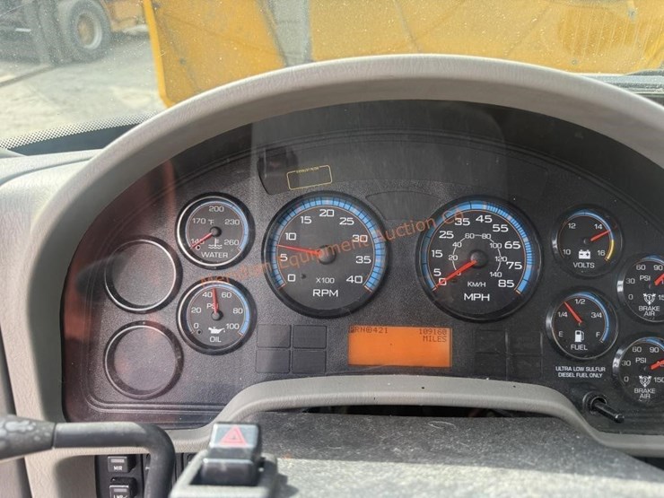 2012-international-4000-image-53