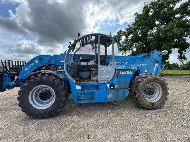 2014-genie-gth1544-image-8