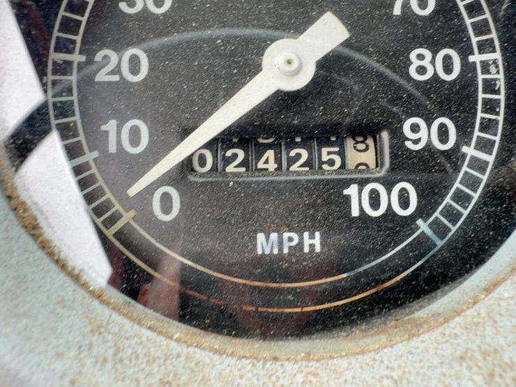 1970-ford-8000-image-22