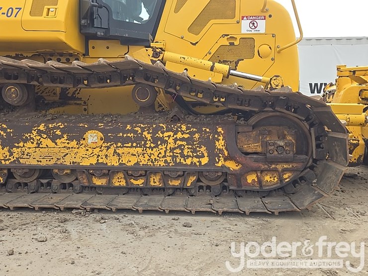 2022-komatsu-d61px-24-image-17