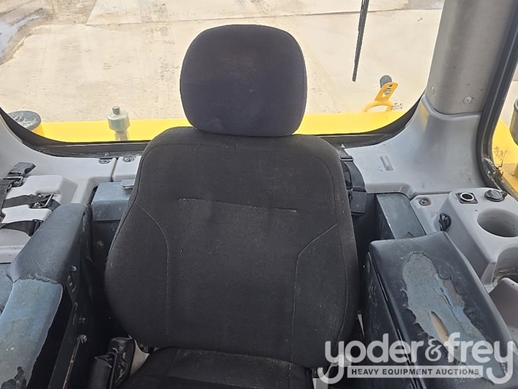 2019-komatsu-d65px-18-image-65