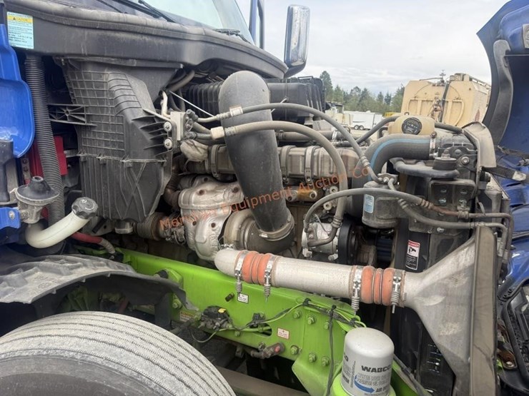 2020-freightliner-cascadia-113-image-54