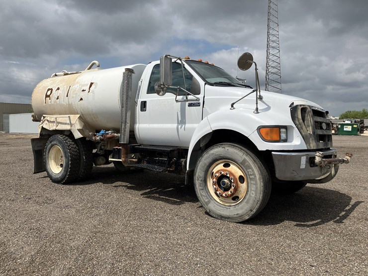 2009-ford-f750-image-4