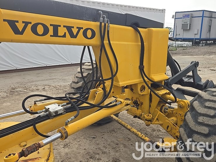 2004-volvo-g80-image-25