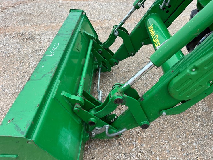 2019-john-deere-5100m-image-3