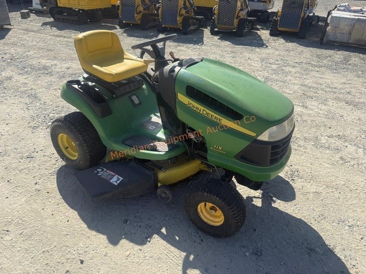 john-deere-115-image-3