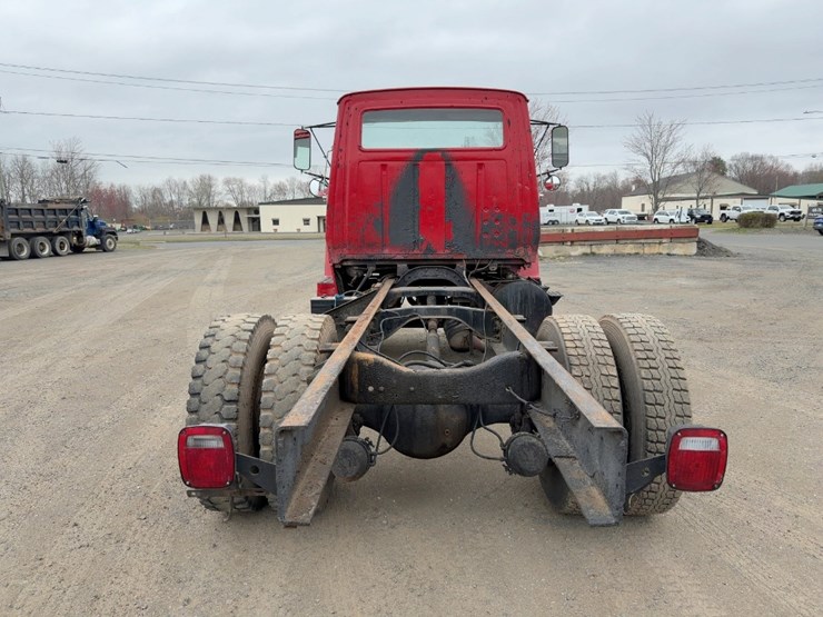 1970-ford-8000-image-4