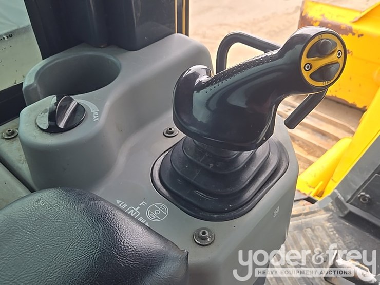 2022-komatsu-d61px-24-image-49