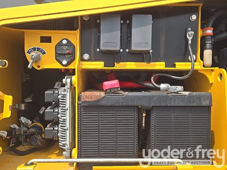 2019-deere-450k-lgp-image-29