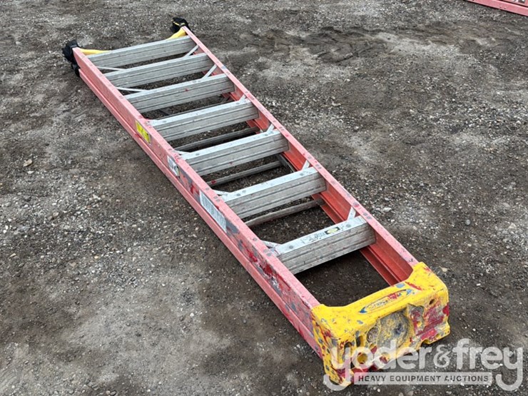 8'-a-frame-ladder-image-4