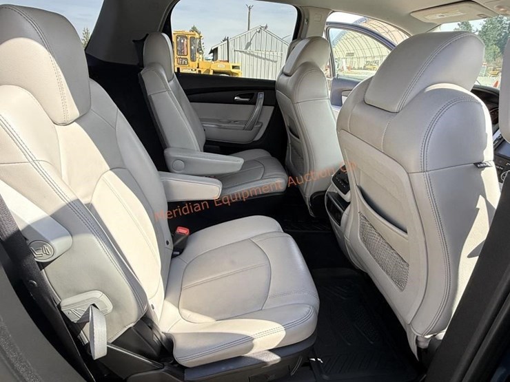 2016-gmc-acadia-slt-image-28