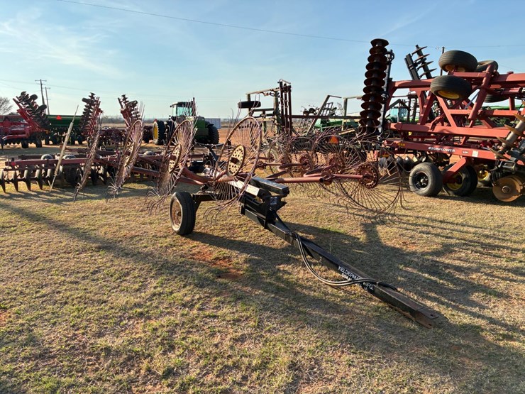 #t8430-•-8-wheel-rake-image-1