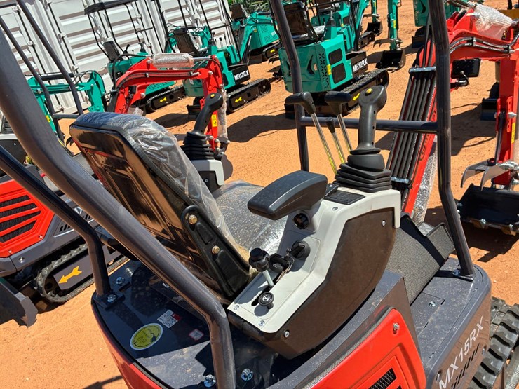 #t8493-•-mini-excavator-image-7