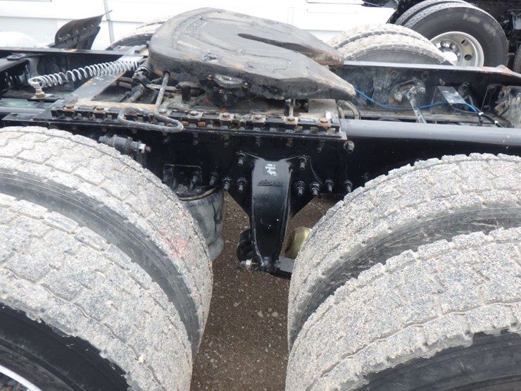 2017-freightliner-cascadia-125-image-14