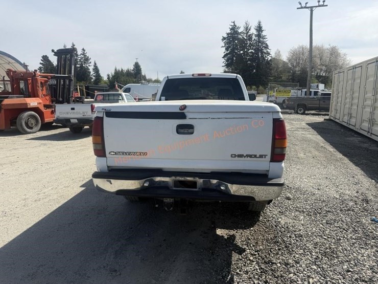 2001-chevrolet-silverado-2500-image-7