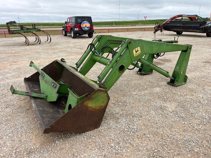 john-deere-148-image-1