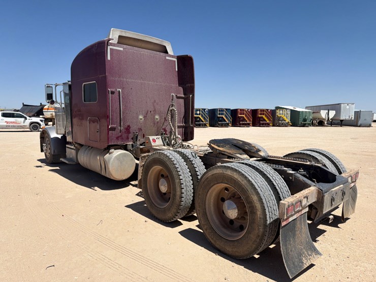 2005-peterbilt-379-image-7