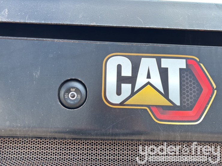 2022-caterpillar-299d3-image-37