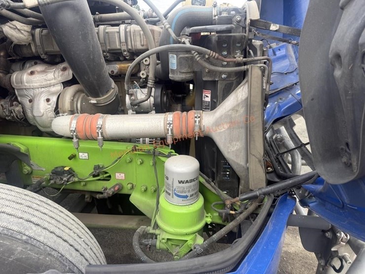 2020-freightliner-cascadia-113-image-55