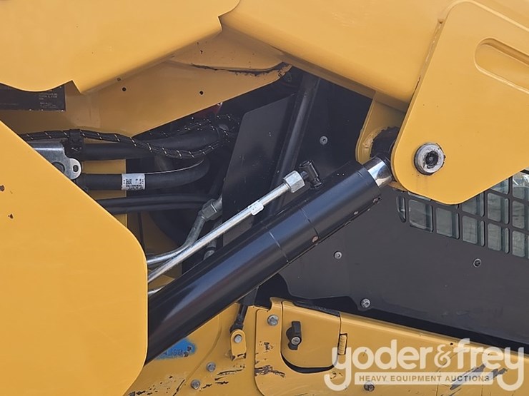 2022-caterpillar-289d3-image-24