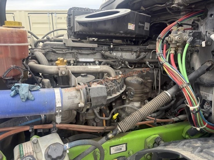 2020-freightliner-cascadia-113-image-62