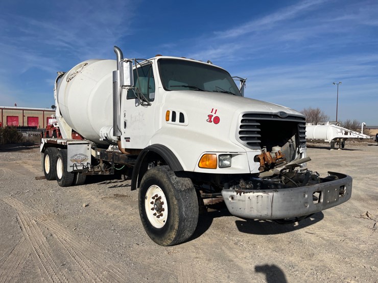 2005-sterling-l9500-image-4