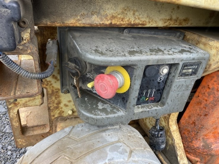 2007-jlg-1930es-image-15