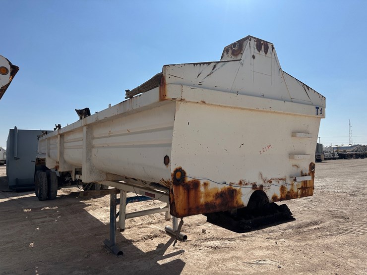 2005-unknown-trailer-image-3