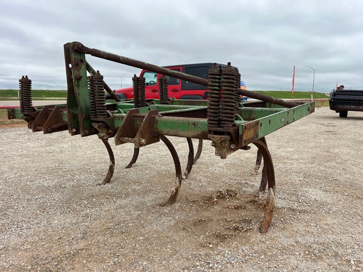 john-deere-100-image-1