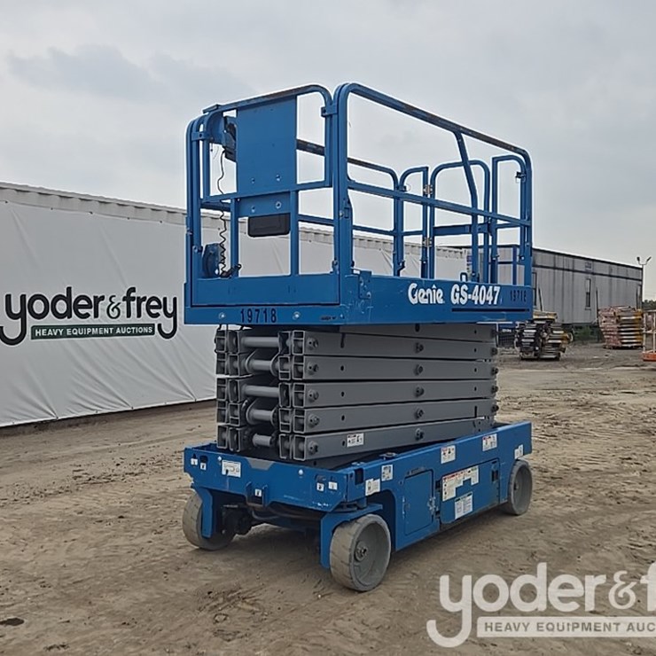 2017 GENIE GS4047
