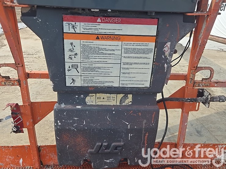 2016-jlg-800aj-image-36