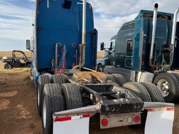 2007-peterbilt-387-image-4