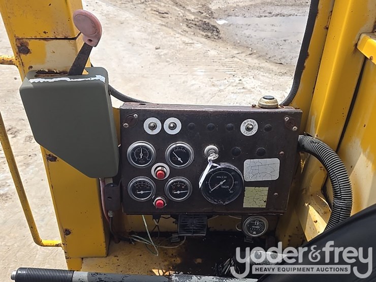 2000-champion-c80a-image-48