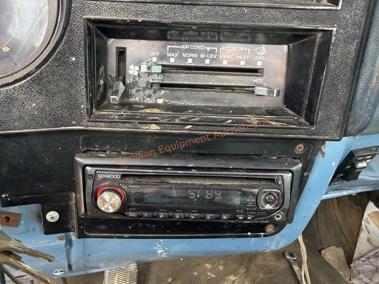 1986-chevrolet-30-image-33