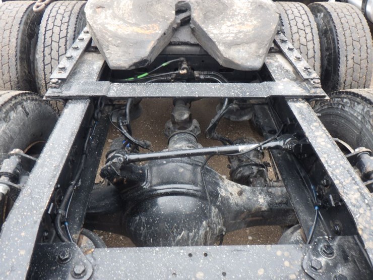 2017-freightliner-cascadia-125-image-12