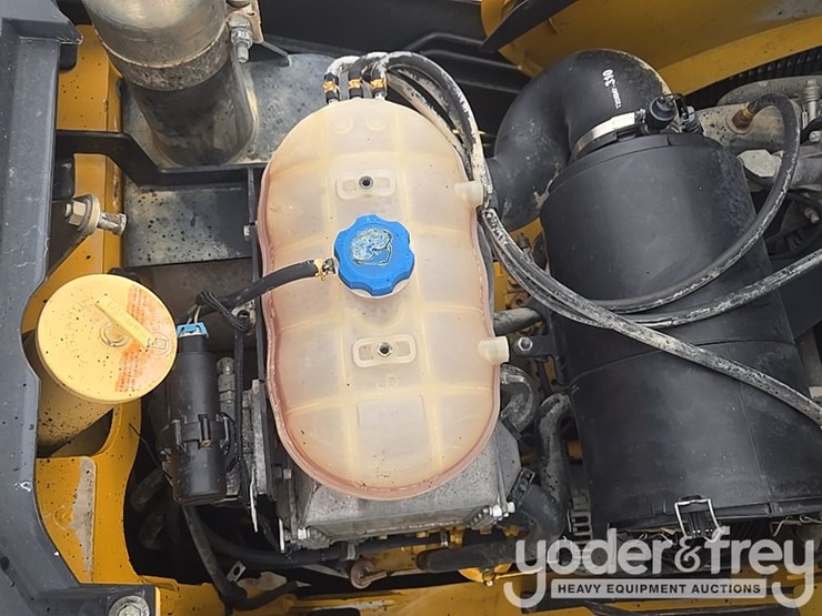 2010-deere-310sj-image-44