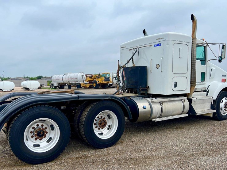 2013-kenworth-t800-image-9