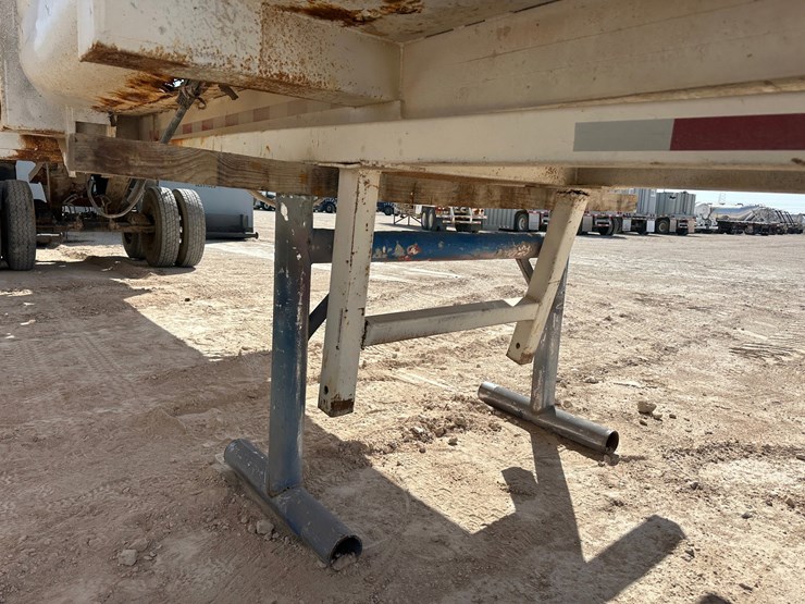 2005-unknown-trailer-image-4