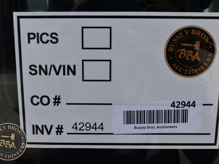 2020-jcb-3ts-8t-image-32